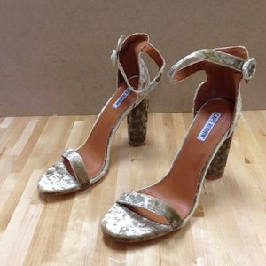 NWT Cape Robbin Velvet Open Toe Heel Sandal